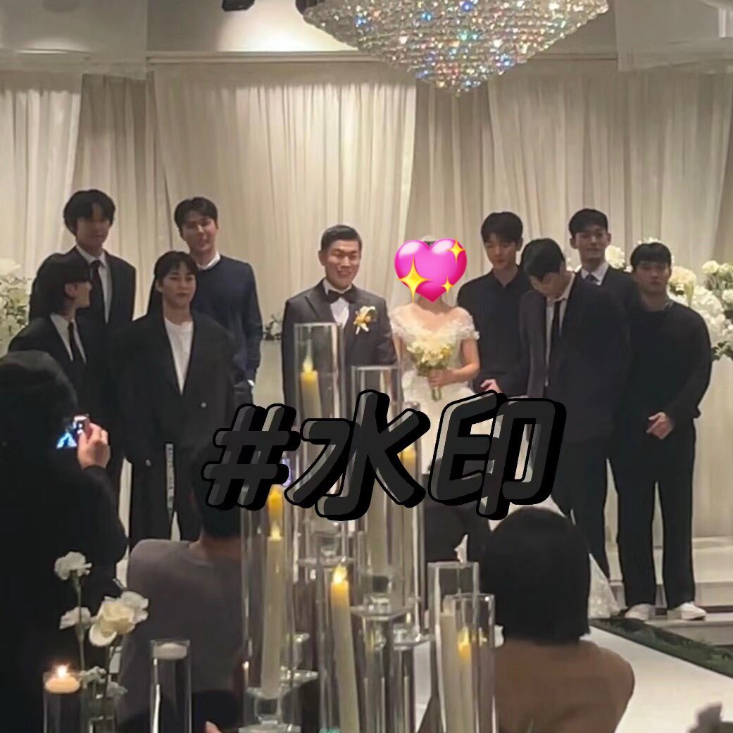 milkteus's tweet photo. exo at manager yongmin’s wedding today! 🖤 https://t.co/0TQpTK6jWc