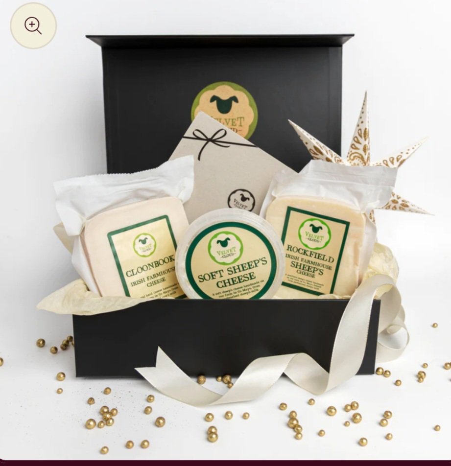 AislingRoche1's tweet photo. West of Ireland cheese hamper, or personal cheese wheel, book your dispatch date NOW! https://t.co/ynFuON5Vhm🎄🤶🐑 #supportlocal https://t.co/fwEdXZ2EuZ