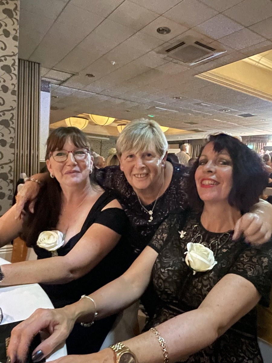 SurviveSingers's tweet photo. We don’t just sing. We socialise, laugh, love and support each other through our cancer journeys. #cancersupport #cancerservices #cancerfriends #bettermentalhealth #singingforpleasure https://t.co/K4ljtgfq0a