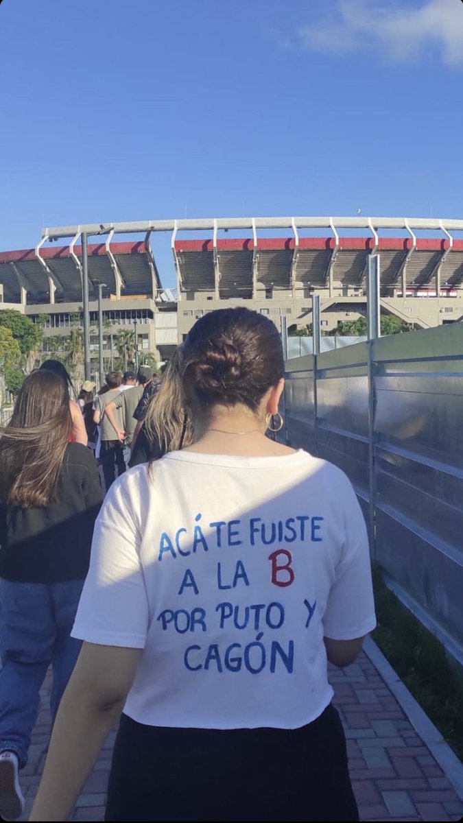BocaJrsSports's tweet photo. 𝘿𝙚 𝙫𝙞𝙨𝙞𝙩𝙖𝙣𝙩𝙚 𝙮 𝙙𝙚 𝙡𝙤𝙘𝙖𝙡 𝙢𝙚 𝙫𝙖𝙨 𝙖 𝙚𝙣𝙘𝙤𝙣𝙩𝙧𝙖𝙧... 💙💛💙 https://t.co/tAjSSg7vmH