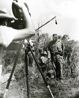 FSoldadodeIdeas's tweet photo. A partir de la entrada en La Habana el 8 de enero de 1959, son las cámaras las que se enamorarían de Fidel y lo perseguirían para siempre a través de documentales, ficciones y hasta animados .

#cine #CubaEsCultura https://t.co/Mff3o8qISD
