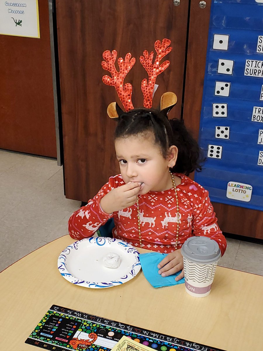 KBGeckos's tweet photo. KB rode the Polar Express on Friday, returning to hot chocolate and powered donuts!! @CCSDConnects @WBGoodwinGators https://t.co/7lXEpEuhqf