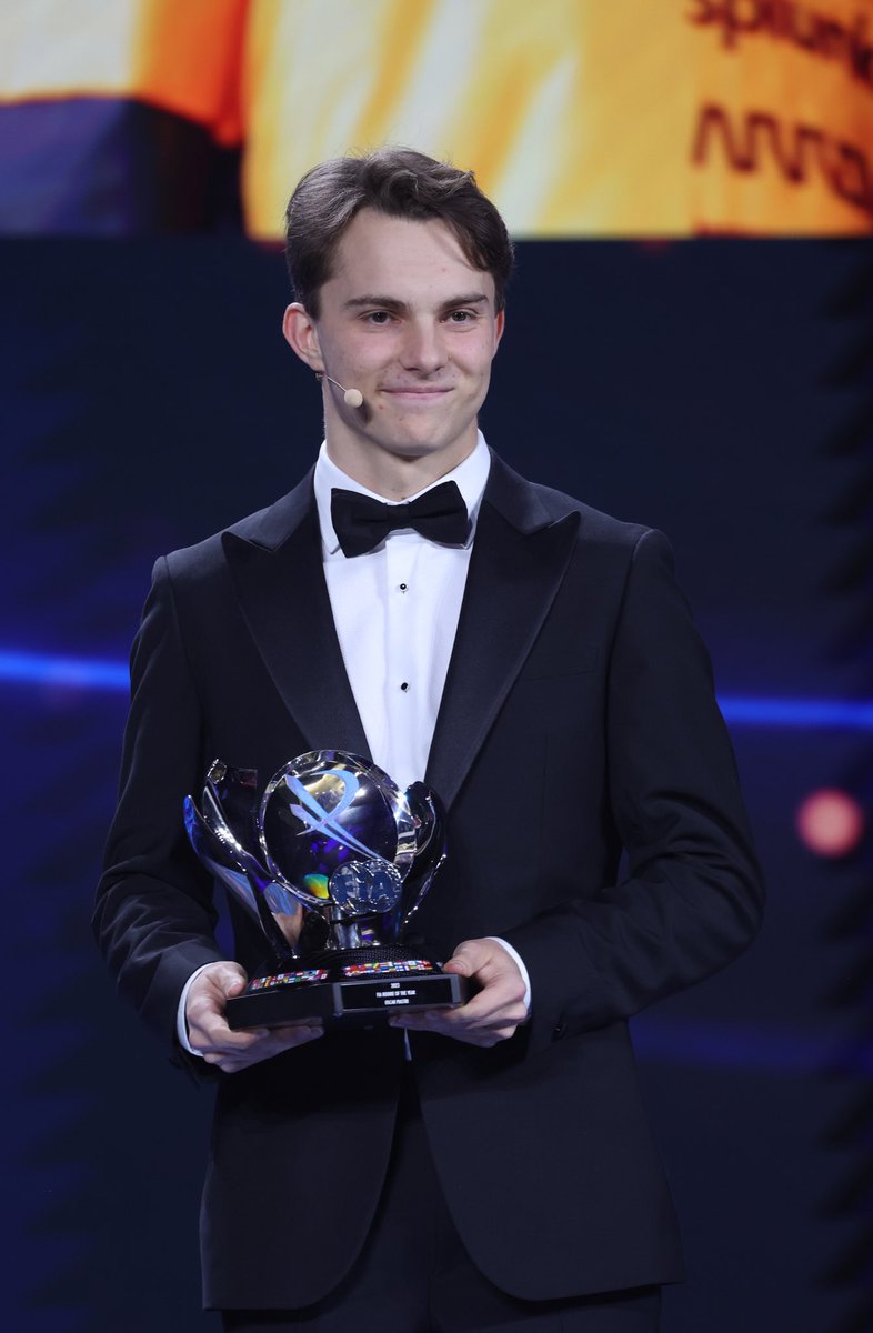 McLarenF1's tweet photo. Your 2023 FIA Rookie of the Year! 🏆 @OscarPiastri 👏 https://t.co/yKJi5l1zOZ