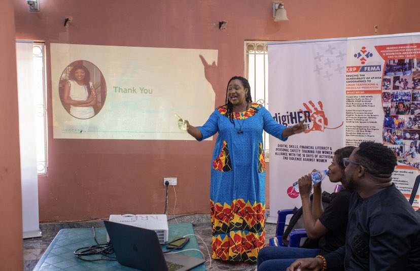 HrisTabitha's tweet photo. DigitHER Oyo State Ibadan by Hriscare International FoundationTraining was successful yesterday .
#DigitHer
#16DaysOfActivismAgainstGenderBasedViolence
#KRP foundation
#day1 https://t.co/wWHbs8px1d