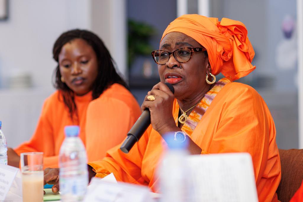 Ce 7 décembre, le bureau régional d’@IFC_fr à #Dakar a marqué sa participation à la campagne #OrangezLeMonde dans le cadre des #16jours d'activisme contre les violences à l'égard des femmes et des filles. Ensemble nous avons affirmé qu’il n’y a #Pasdexcuse pour les VBGs.…