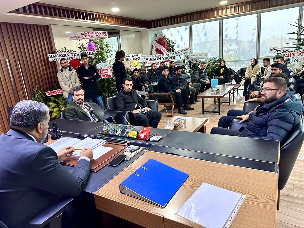 akpartidbakir's tweet photo. TÜGVA #Diyarbakır İl Temsilcisi Sayın @OmerBugday_99 ve Yönetim Kurulu üyeleri, İl Başkanımız Sayın @RasitOcak'a hayırlı olsun ziyaretinde bulundular. https://t.co/bsIgxLgKQ9