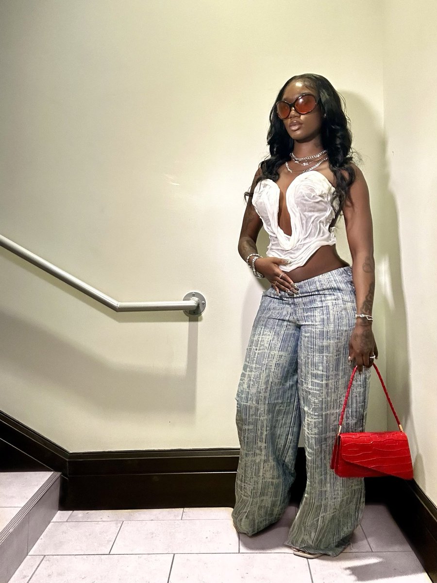 MshiStudio✰✰✰ tweet media