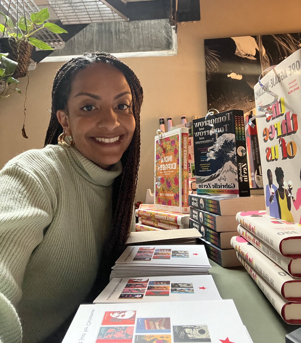 We are back at BeauBeau’s today, giving away free books ahead of Christmas as part of the @BooksCampaign & @vintagebooks ! Come down to get them gift wrapped, pick up a cute card and get into the Christmas spirit 🎄 📍4 Gravel Lane, E1 7AA