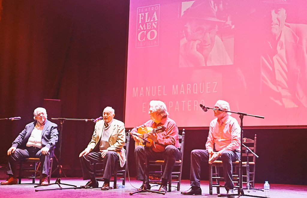ildefon_vergara's tweet image. Emocionante homenaje a Márquez el Zapatero, un #cantaor de 93 años de Villanueva del Ariscal en el teatro #flamenco rodeados de amigos y compañeros. @academiaAER @sevillacb @rebollarpeinado @RadioSevilla #elflamencosegunsevilla