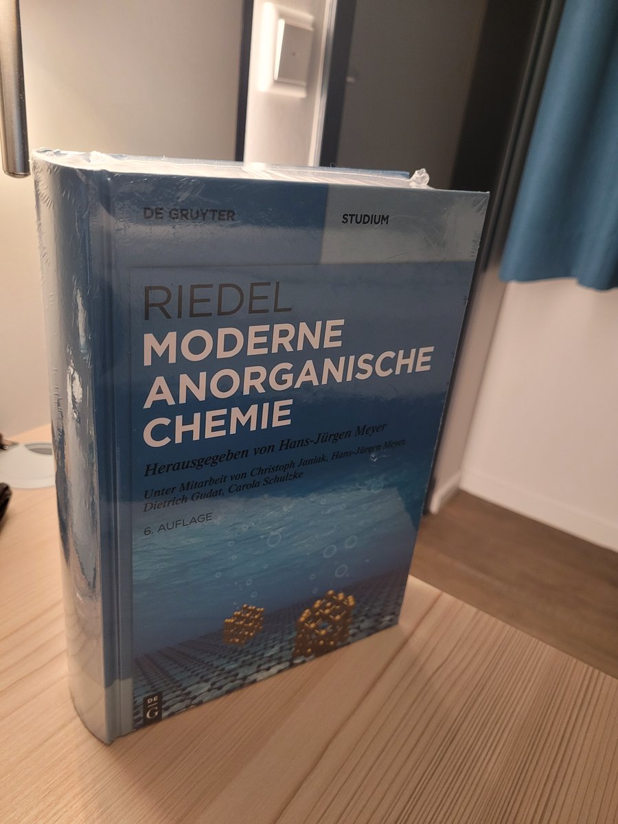 ckerzig's tweet photo. I had an amazing stay in Düsseldorf. Thank you for inviting me @MarkusSuta and your hospitality. Very interesting science is going on in the groups #Suta #Gilch #Janiak @DaumannL and #Ganter. Also I got the latest version of an excellent textbook as a present. 😊 https://t.co/w46dk4MRK9