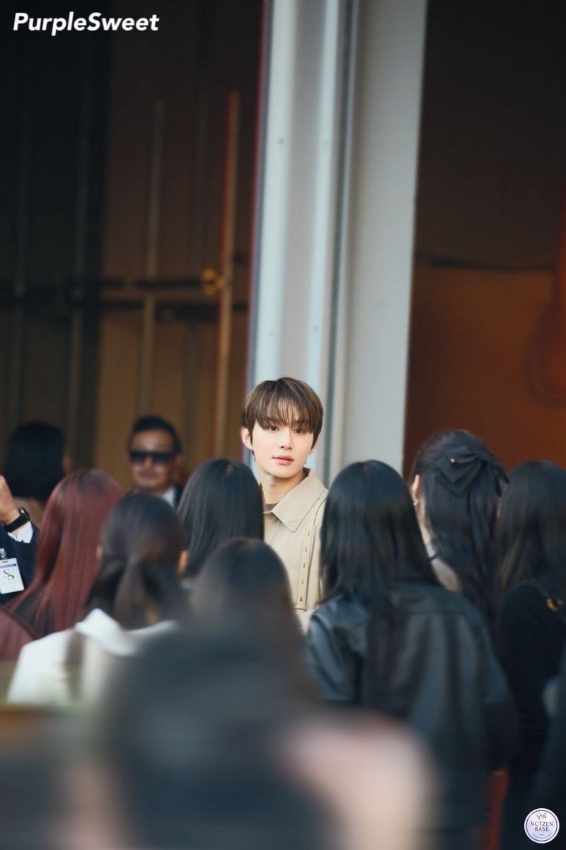 nctzenbase's tweet photo. Neozen ...dan kau ada diantara miliaran manusia... 🎶

drop foto member yg kaya gini dong, waktu itu pernah nemu yg haechan, siapa tau member lain juga ada 😉 https://t.co/m3HvJtf9gd