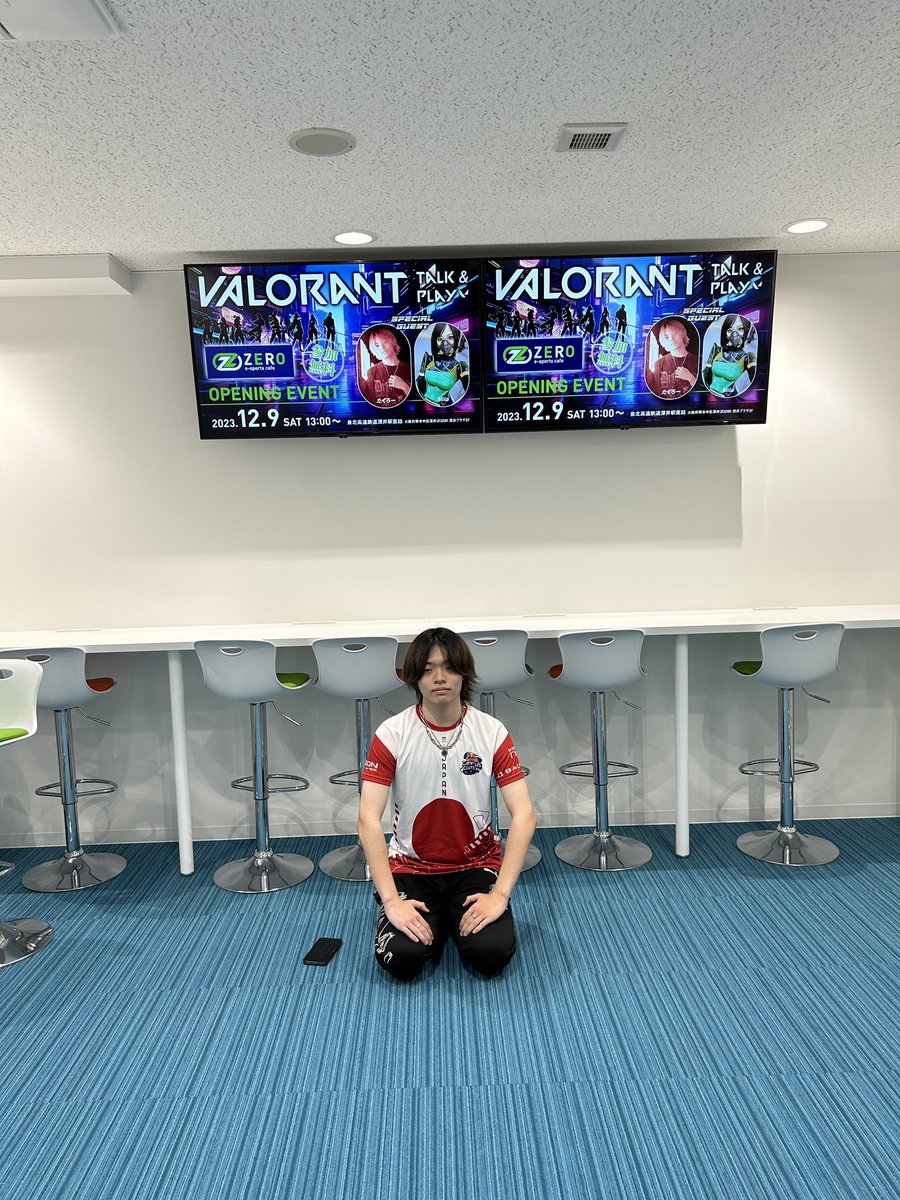 etime_official's tweet photo. 本日 12/9(土) #い〜たいむ より 
たくろー(@TAKUROxHP3)が参加させて頂きました

【e-sports cafe ZERO オープニングイベント】
は大盛況のもと無事終演✨

今回は貴重なご機会を頂き誠にありがとうございました💫 @esportscafezero https://t.co/eXXmOg8uPo