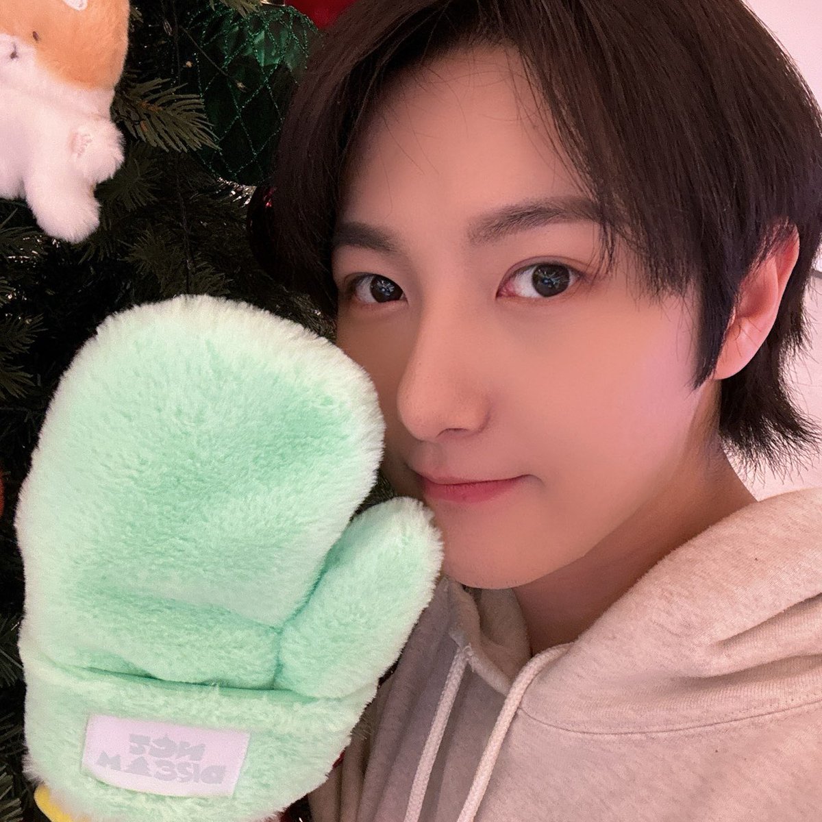 bhin0323's tweet photo. 한입에삼켜야함 https://t.co/aLi0LKCaBW