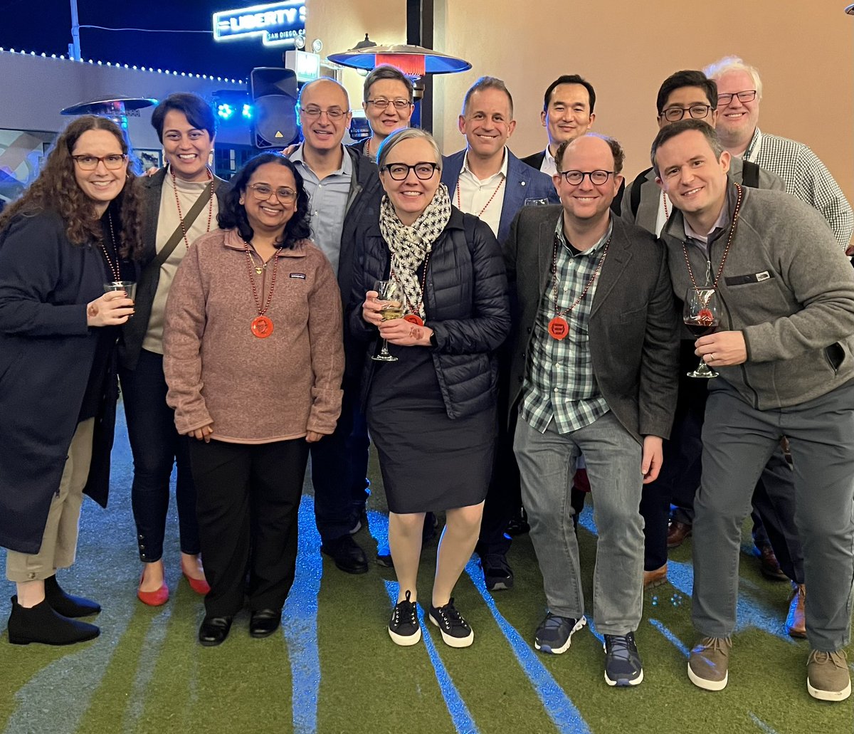 PedsHemeDoc's tweet image. Such a treat to celebrate @AbdelWahablab - Dameshek award winner for #ASH23 🙌🏻👏🏻#LevineLabForLife