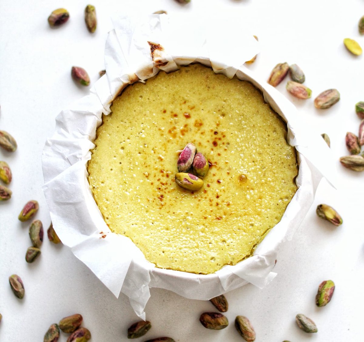 Buenos días a tod@s!
#FelizSábado 😉

Tarta de queso con pistacho, natural, nada de pasta comprada.
<a href="/LaLucasteria/">LaLucasteria</a> #Navalcarnero #Madrid #ADomicilio #Delivery