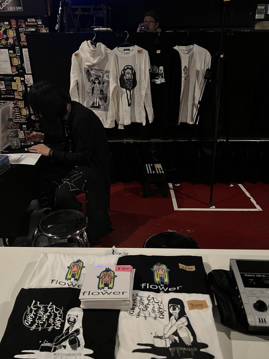 本日パーカーもラスイチ並べてます🌲
よろしくお願いします🌲