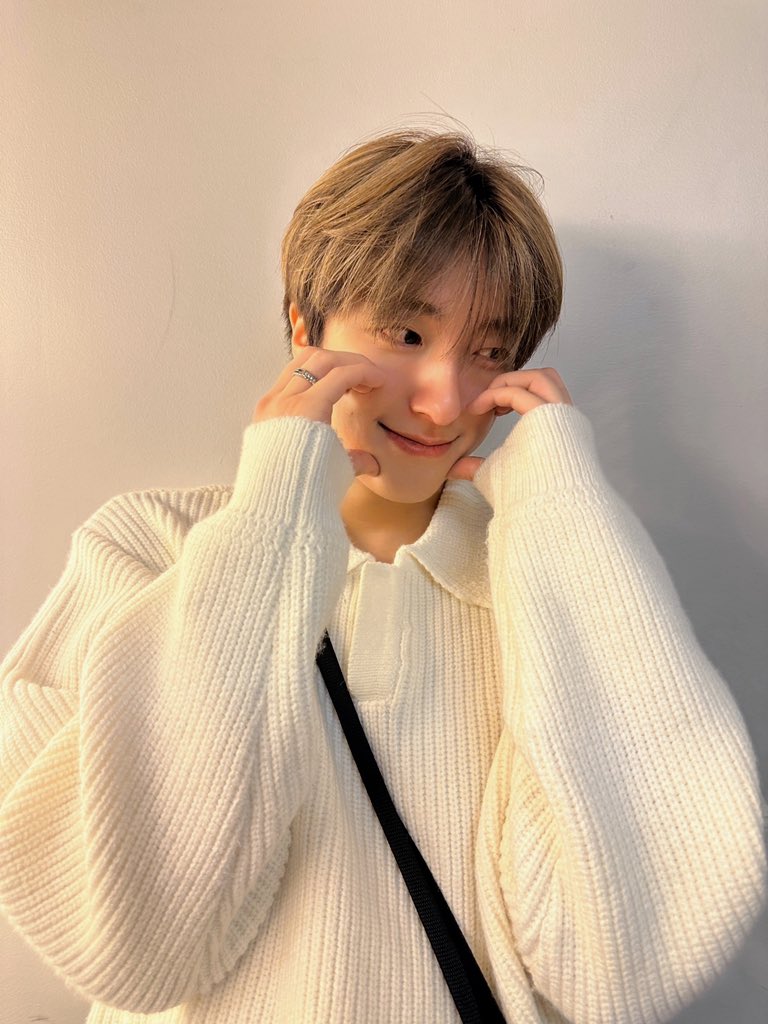 OmegaX_members's tweet photo. [#OX]

Thank you SAN JOSE 😘❤️

#OMEGA_X #오메가엑스
#세빈 #SEBIN 
#OMEGA_X_in_SAN_JOSE https://t.co/bSfPGN6cGs