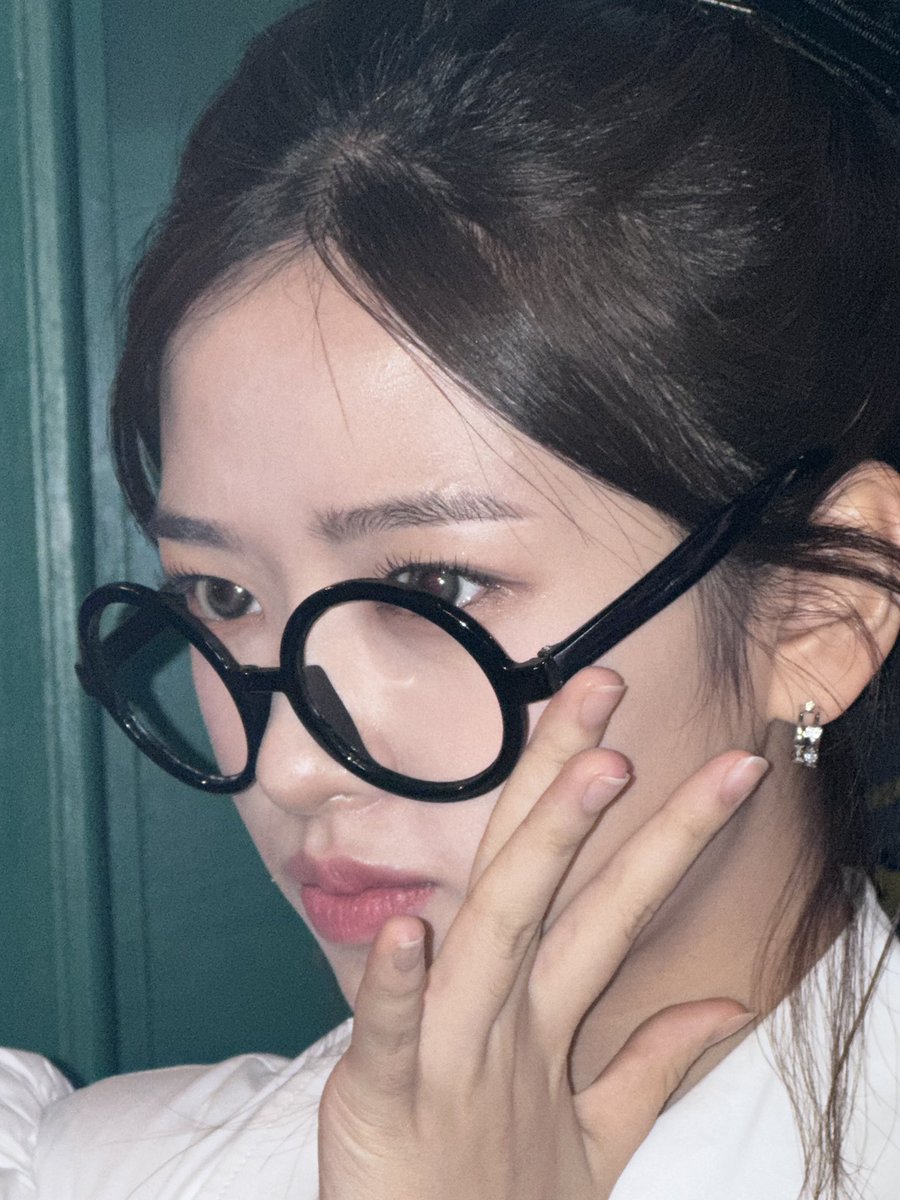 IVE_twt's tweet image. 다이브 해피벌쓰데이🎉🥰

#IVE #아이브 #ANYUJIN #안유진