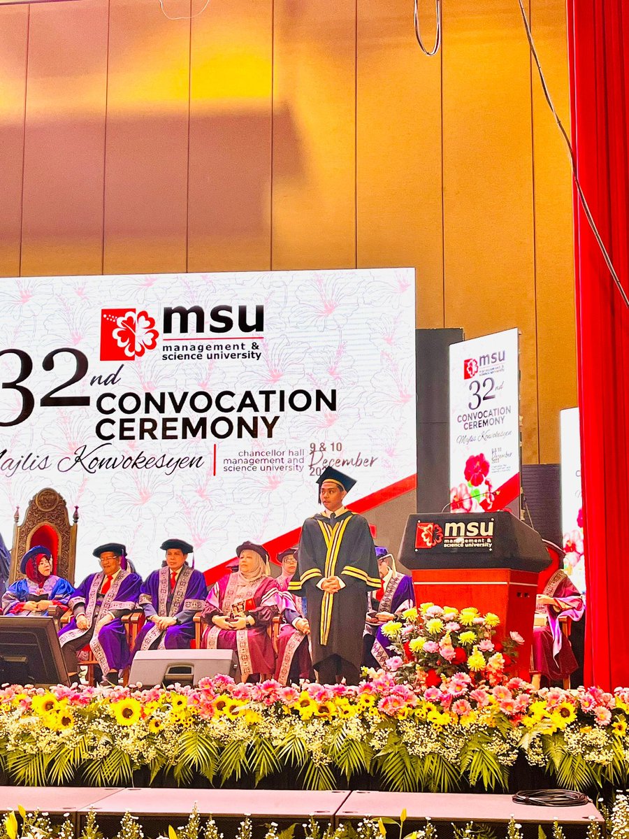 MSUmalaysiaFBMP's tweet photo. 🎓Congratulations to Mikail Bin Mazleen, @MSUmalaysiaFBMP graduand, on the well-deserved Chancellor Gold Award at the 32nd Convocation of Management &amp; Science University!  Your dedication and hard work shine as a beacon of excellence. 
#MSUMalaysia
#MSUrians
#msuconvocation https://t.co/JssYj5jm8e