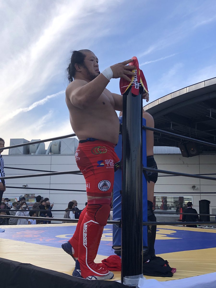 iekikuzus's tweet photo. プロレスで元気をいただきました!!
@npophg_official
#プロレスで浜松を元気にする会
@shrekbonsai
#越中詩郎
#hipattack
#関根シュレック秀樹
#宮本裕向
#佐藤耕平
#阿部史典
#スペルデルフィン https://t.co/qkAhAkH5wd
