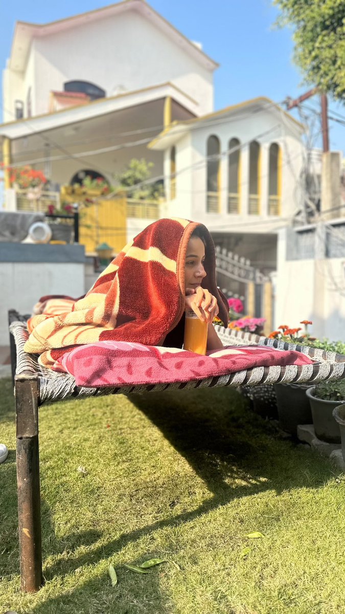 DelhiTimesTweet's tweet photo. .@ishehnaaz_gill, who is currently in her hometown in #Punjab, enjoys a เคธเฅเคเฅเคจ wala weekend ๐ป under the sun ๐
#SaturdaySiesta #SaturdayMood #SaturdayVibes #Saturday #ShehnaazGill #Shehnaazians #ShehnaazPunjabDiary #PunjabDiaries https://t.co/OTGtQxYHGU
