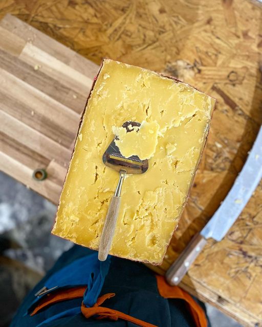 👉🏾 Beautiful Irish Cheese 🧀 

It is all we have. And with good reason too. It’s blooming gorgeous 💥 

New wheel of Super Gold Award Winning @coolattin_cheddar just opened in Comber HQ - come and have a wee cheeky taste 👅