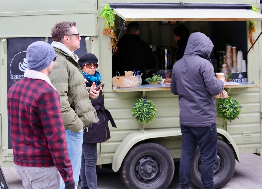 Don't let the cool temperatures hold you back— join us for the last hurrah of 2023, where great vibes, delectable street food, and joyful reunions await! 🎄
⁠
⁠
📅 Date: Sunday 10th December⁠
🕒 Time: 10am-3pm⁠
📍 Location: Catford Bridge Train Station, Catford SE6 4FD