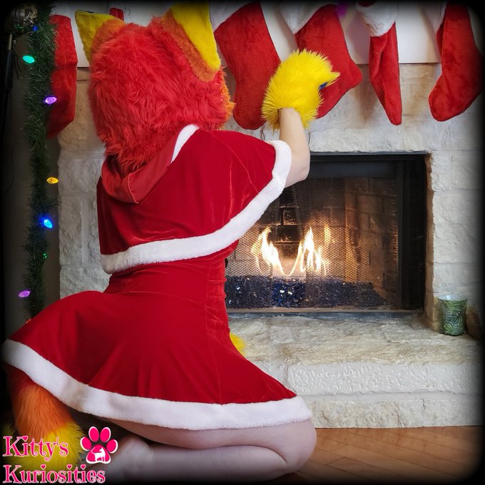 Have Yourself a Murry Little Meowmas💕  💗Shiarra/Nyara 💗F, 35 💗Murrsuiter/PetPlayer  🔗🌳 subbyshiarra  I've