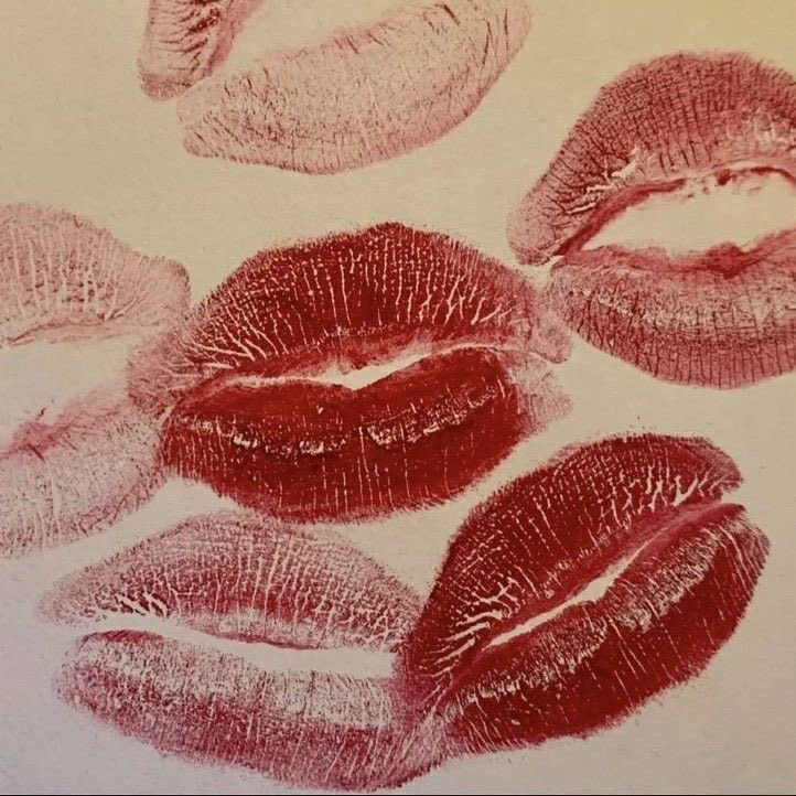 starnmoondust's tweet photo. marauder’s era relationships as taylor swift love songs 💋🌹🍷🥀🍒💄
— a thread! https://t.co/9y9Vch7Op7
