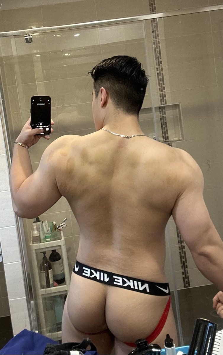 Himbaeby's tweet photo. Who’s taking them off and spreading my cheeks? 👀 https://t.co/QuEqSARtNR