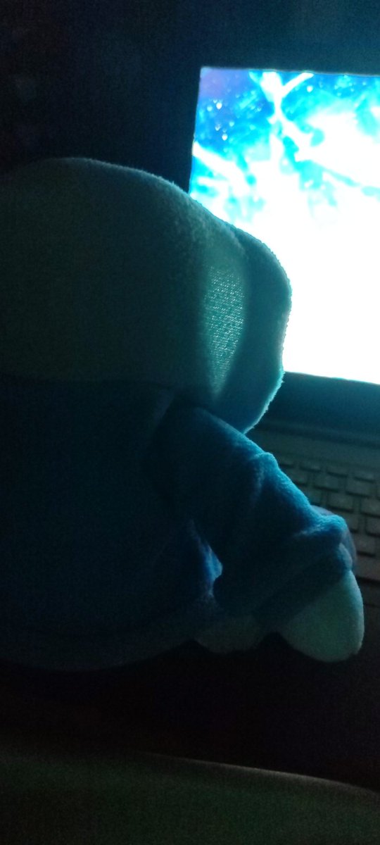Ririyoi's tweet photo. Watching with sans https://t.co/ZTqY5iRqMa