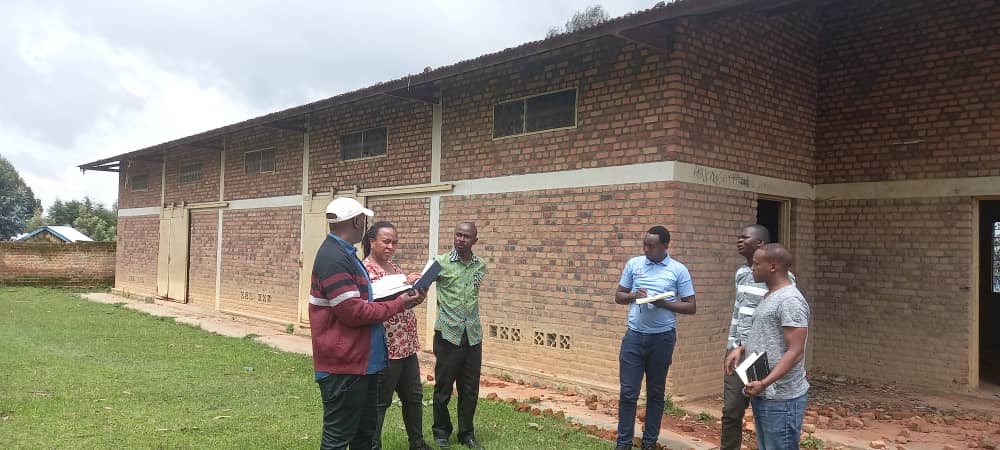 HingaWunguke's tweet image. Less food loss and waste, more nutritious and affordable food! With support from @USAIDRwanda, we are assessing unused #PHH facilities in districts to ensure that farmers are able to reduce post harvest losses, and supply more safe and affordable food🌽 products on the markets.