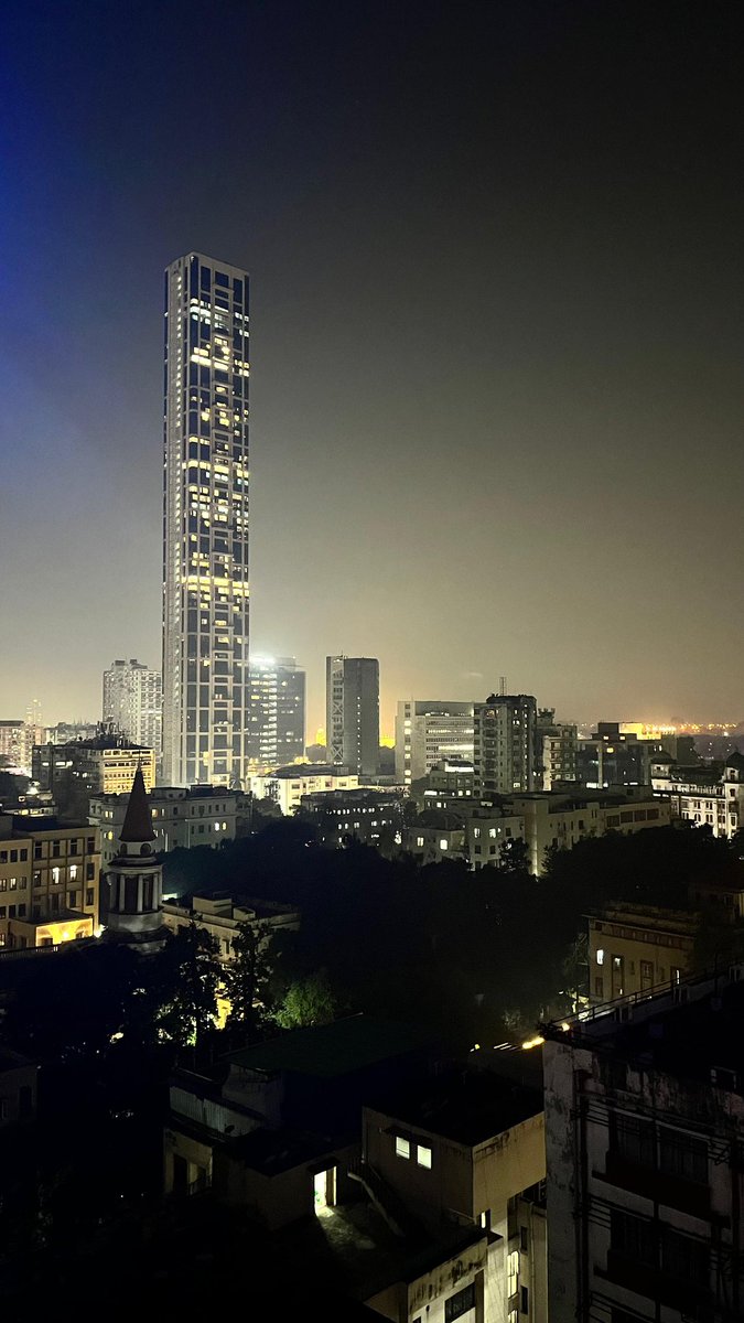 A year wiser and a 🤏 more matured, maybe !
Looking back to this year, I see an ocean of changes, turmoils, sad times which got healed by the happier ones.🎂

8th Dec and just another day in the City of Joy ♥️