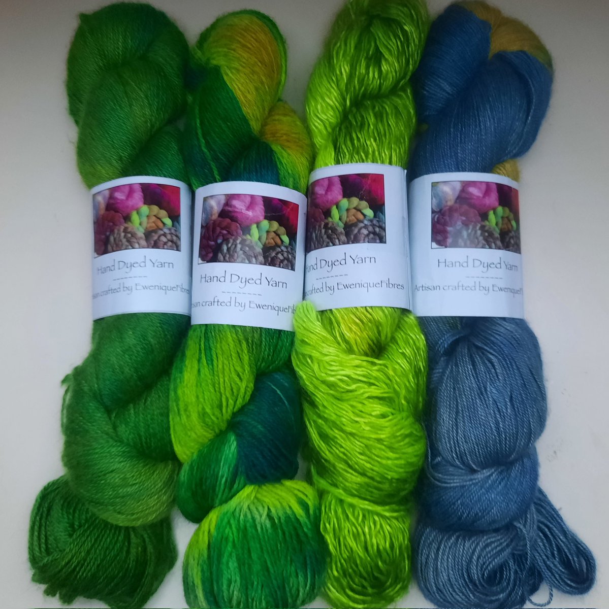 craftyescapism's tweet image. Oooooh I'm a lucky duck 💥💖💥💖 My sweet mum visiting from Scotland &amp;amp; bought me gorgeous yarn from her local indie dyer #eweniquefibres  Wonderfully soft squishable amazing bases
💚💙💚💙💚💙💚💙
#yarnporn #xmascomesearly