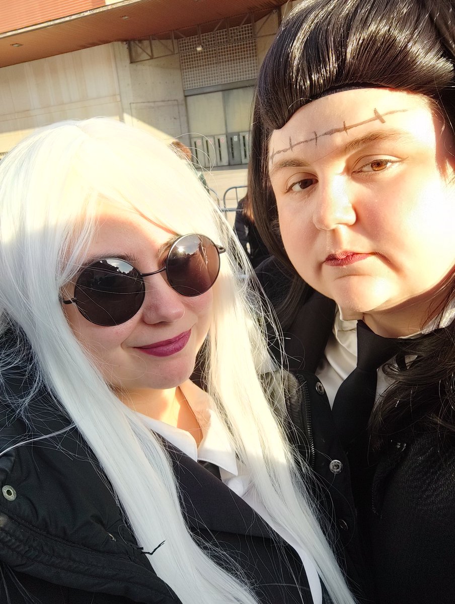 EliahNyx's tweet photo. Estamos por aquí #SalonMangaBarcelona por segunda vez 💙🧡 Ya que mi chico no está para darme amor, me conformaré con Suguru @Otaku_Bastarda https://t.co/rN3T9sGiB3
