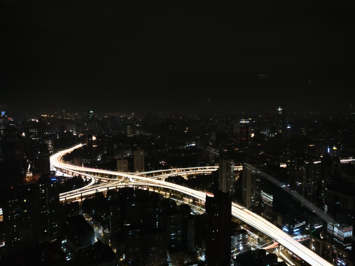 mingjuan_hou's tweet photo. Above downtown of Shanghai. 
#ShotOnSnapdragon https://t.co/DTRmDfZSXE