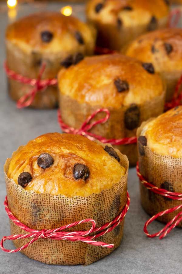 iResilience_'s tweet photo. @DxsertRcse Panettone, en este caso mini, con chocolate. https://t.co/XIKJeg9wD7