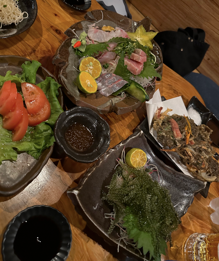 smc_lab_jp's tweet photo. 「結局、コンテンツ販売って何から始めたらいいの？」って方に、これ真似すりゃOKっていうテンプレを用意しました。

※2日間限定で無料配布します。

過去、9,800円で販売し30名以上の実績者を出した

・23,087文字
・2時間45分

の教材です。

・真似するだけでOKなXプロフ構築テンプレート
・月10万稼ぐ3ステップテンプレート
・そのまま使える6通のLINEステップテンプレート

全部用意しました。

そのまま真似しておけばOKです。

この有料教材を無料で欲しい人は、

・いいね
・リプ（好きな歌手）
・あかほしのDM「テンプレ」と送付

期限は、12月10日（日）23時59分まで

日付が変わったら即終了。

追伸

昨日のみんなの沖縄のオススメで今日めっちゃ楽しいです。

ありがとうございます。