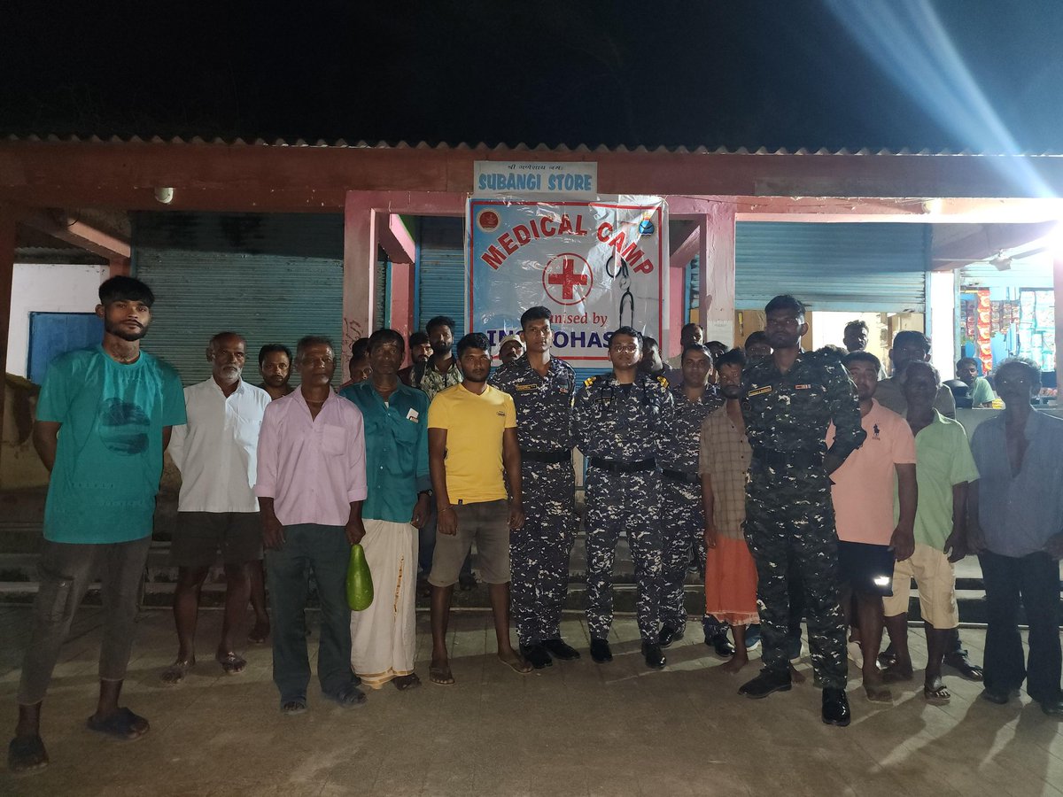 AN_Command's tweet photo. #NavyWeek2023 #FOAB INSKohassa in #ANC conducted a #MedicalCamp in Shibpur-the village adopted by them. Over 100 villagers received primary healthcare & medicines.
#RuralHealthCare
#HarKaamDeshKeNaam https://t.co/6PJazBgt89