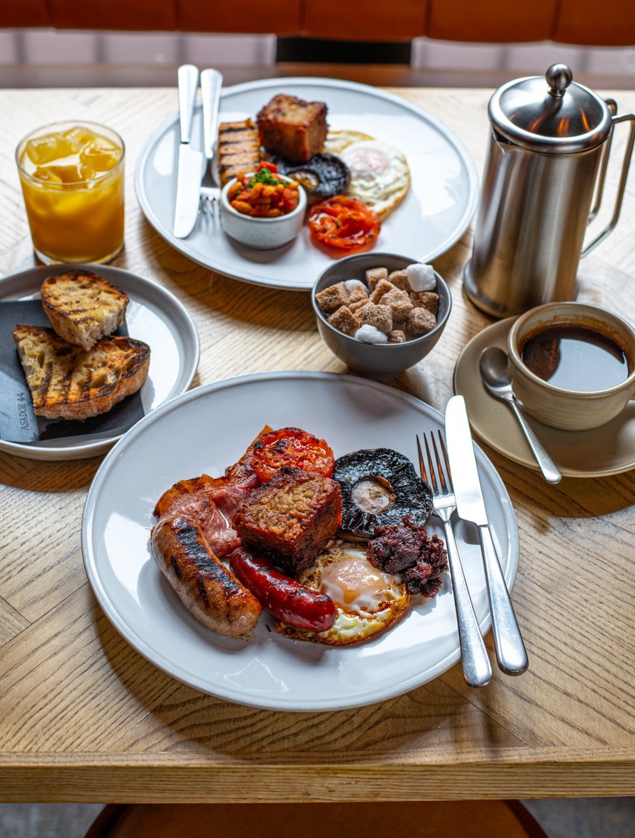 Sun 10th Dec -  we have a 20% discount code for you which means 2 of you can stay for the night in one of our sherry bedrooms with an epic breakfast the next day for £104.80🤩

Book via the website - grupo44.co.uk/parador44/ - and enter the code DECEMBER20