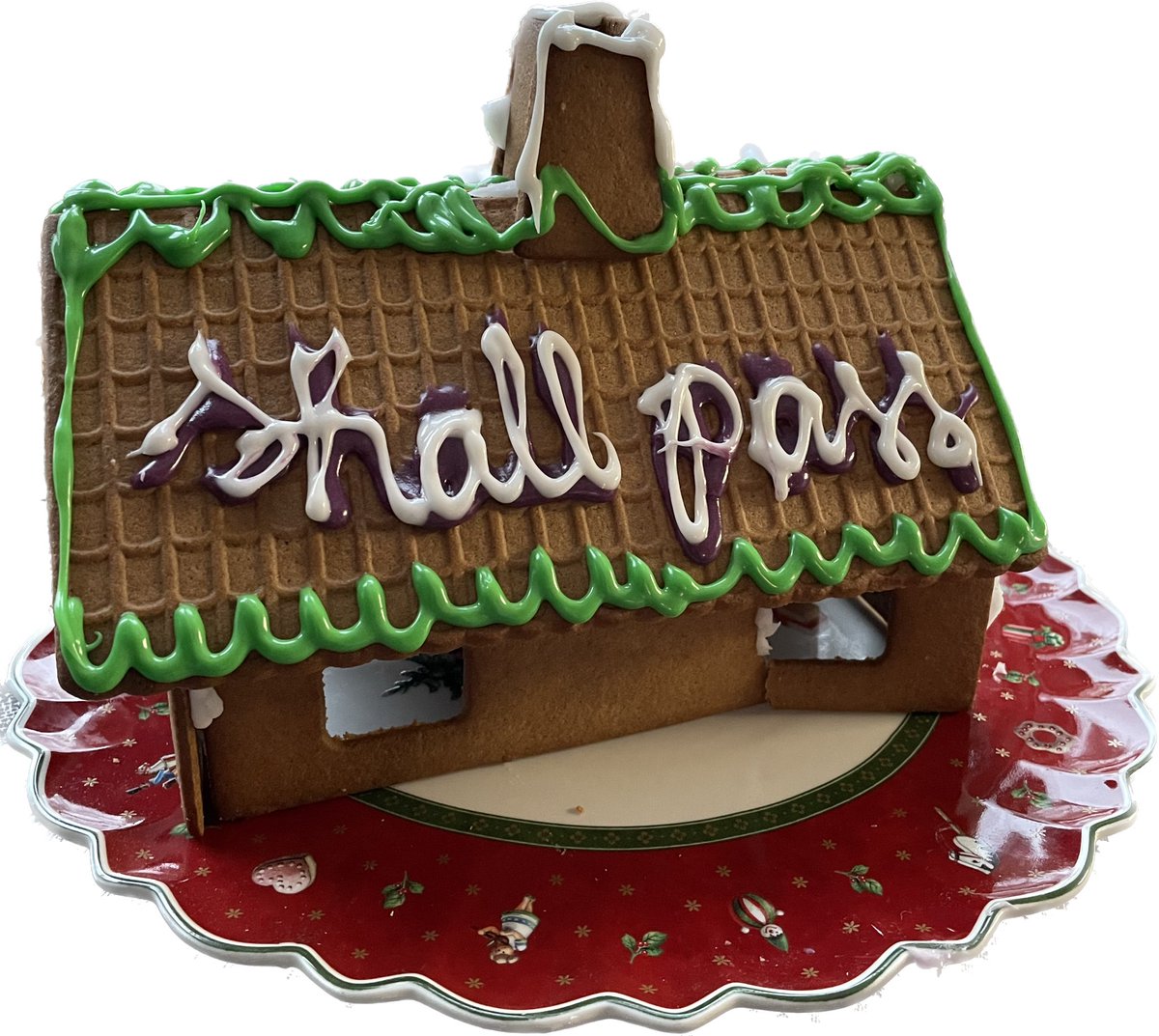 BlythexSmith's tweet photo. Gingerbread house frenzy. #pointlessstuff #gingerbreadhousemaking #thistooshallpass #cecinestpasunemaison #chronicpainter https://t.co/mFQ1iInOr4