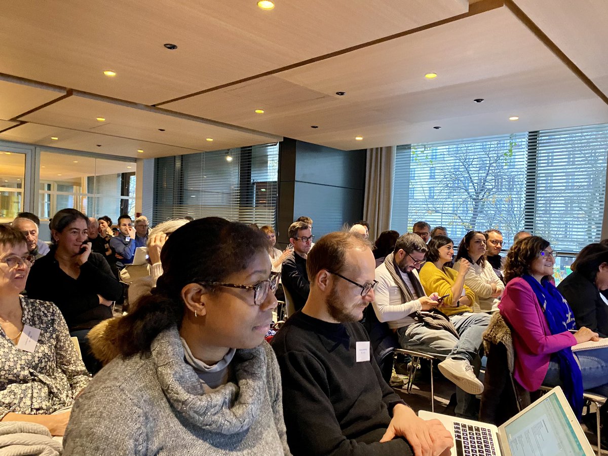 <a href="/AgnesGiannotti/">Giannotti Agnès</a> <a href="/bayart_margot/">Bayart Margot</a> #AGMGF Merci d’être là nombreux et concentrés 👍 l’avenir de la médecine générale c’est maintenant