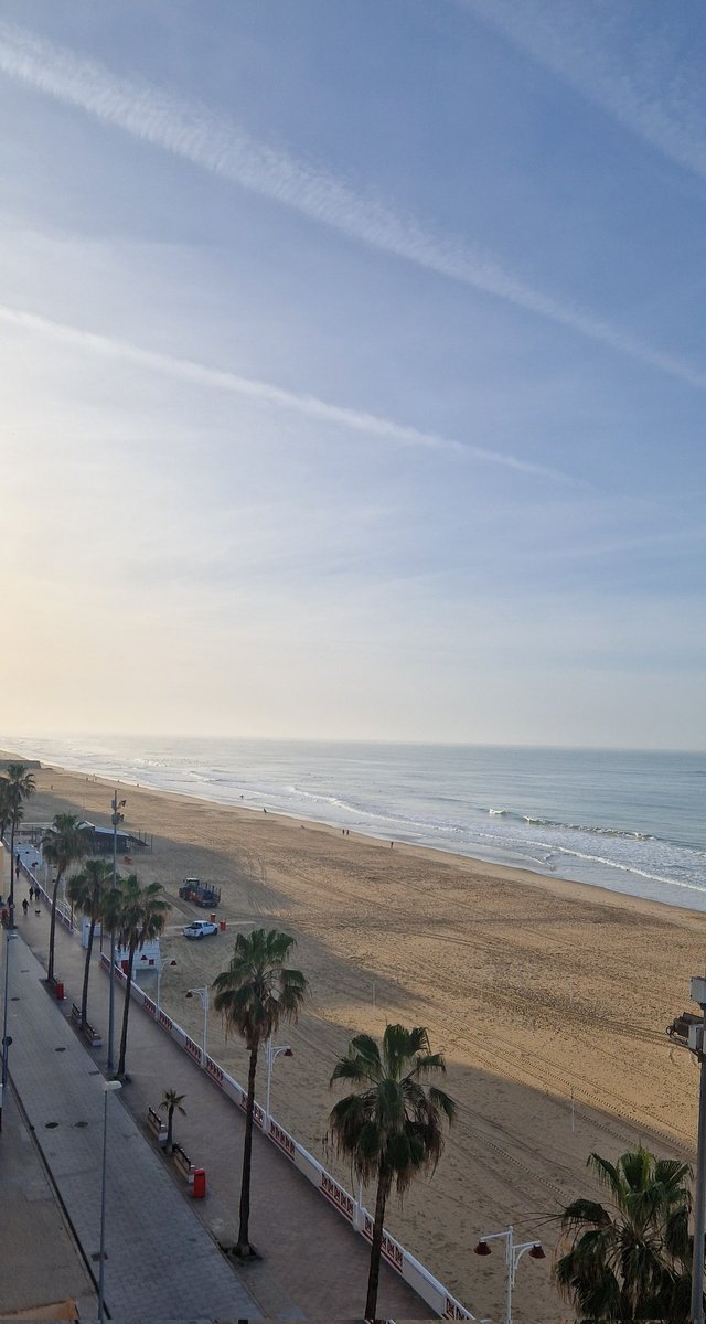 sdzafra's tweet photo. Sábado ya??? #PlayaVictoria #Cádiz #atlanticamente https://t.co/5zwCmW0HrT