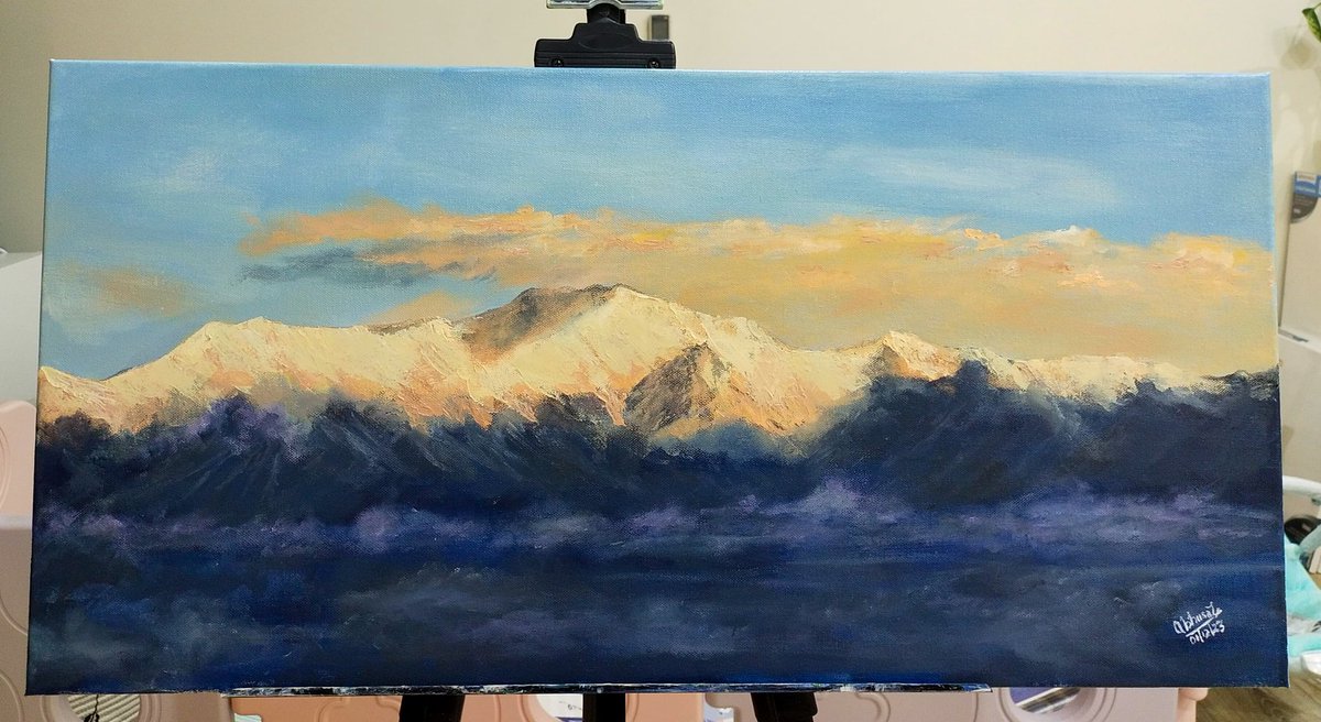 Morning in Kanchenjunga
Acrylic on canvas

#painting #mountainlovers  #art #acrylicpainting #Naturelust  #Darjeeling #kanchenjunga  #snow