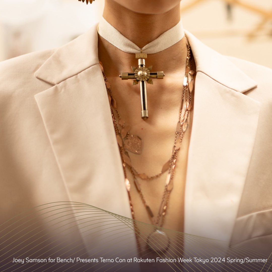 LOfficiel_PH's tweet photo. #TernoCon brings together two visionaries in Philippine fashion, #JoeySamson and #LesleyMobo, for #PaskongTernoCon2023 celebrating minimalism and maximalism. Explore the beauty of Philippine design in this year’s TernoCon via https://t.co/dLC18oNDKy https://t.co/v1D2G6QvQN