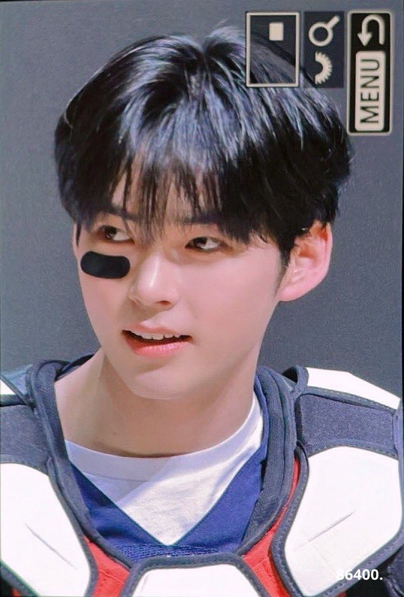 86400shb's tweet image. 231209 🏈

#성한빈 #SUNGHANBIN #ソンハンビン
#ZEROBASEONE #ZB1