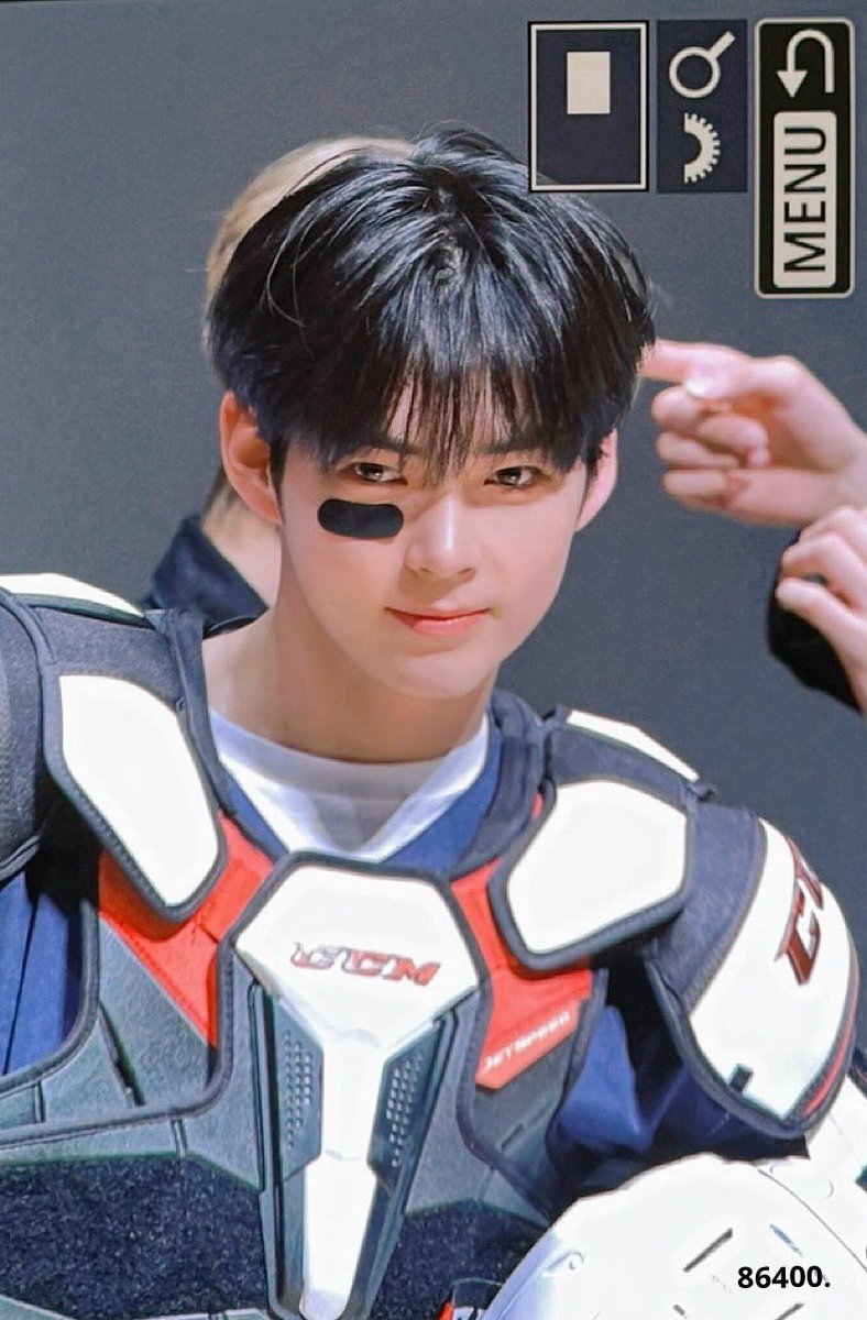 86400shb's tweet image. 231209 🏈

#성한빈 #SUNGHANBIN #ソンハンビン
#ZEROBASEONE #ZB1