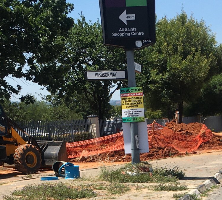 HumanRostami's tweet photo. @JHBWater Please stop telling us stories. I drove past the site literally 10min ago and no worker to be seen anywhere! https://t.co/PuzCxhrZBp