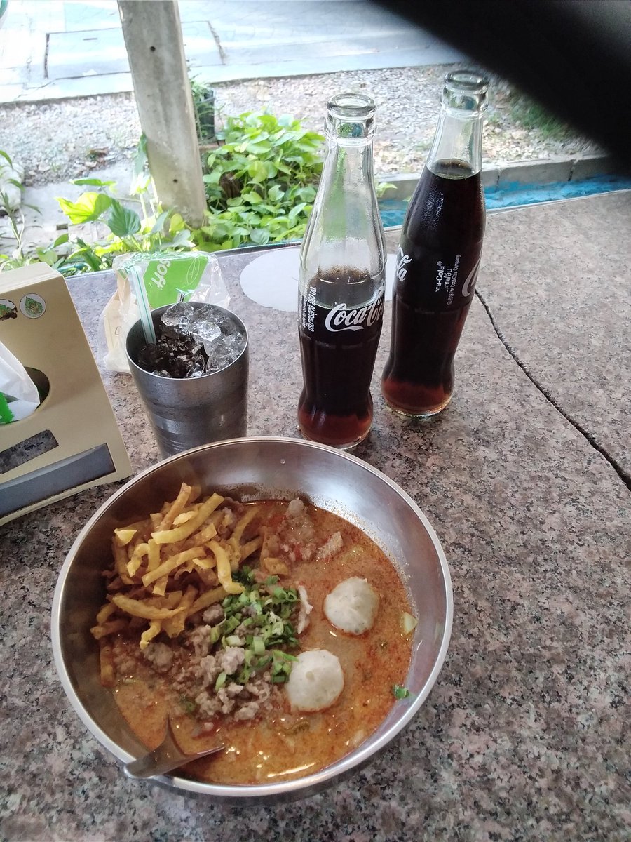 Tchaithep1's tweet photo. มากินก่วยเจี่ยวห้อยขาการ ไม่มากินหลายปีนานละ ก่อนโควิต https://t.co/QQEm2oqDhk