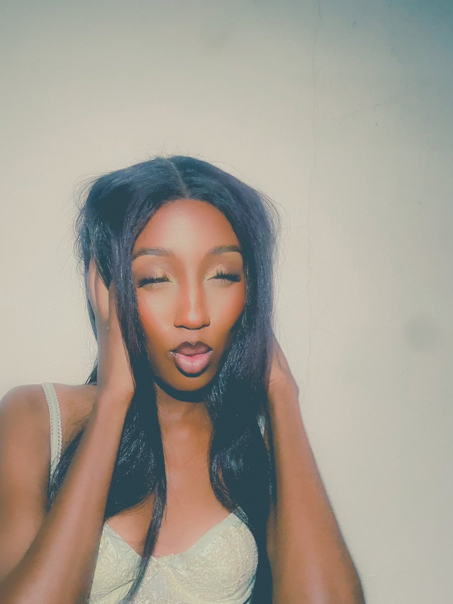 mimislaurent's tweet photo. YOU is out now guys go stream!❄️❤️ https://t.co/HAToD2GLrD